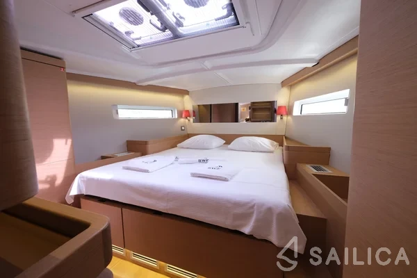 Sun Odyssey 490 - Yacht Charter Sailica