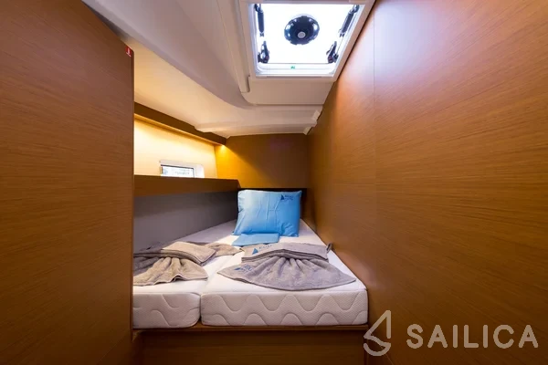 Sun Odyssey 490 - Yacht Charter Sailica