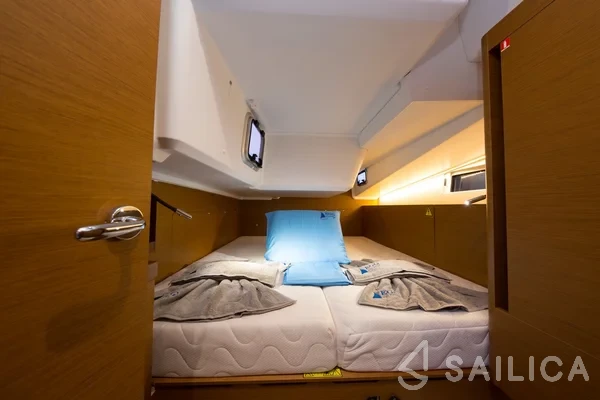 Sun Odyssey 490 - Yacht Charter Sailica