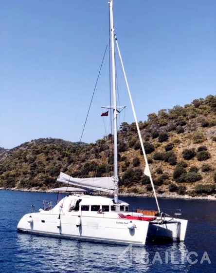 Lagoon 380 - Yacht Charter Sailica