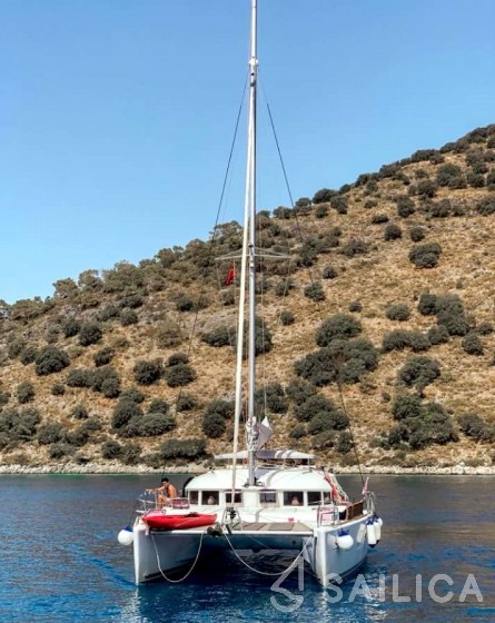 Lagoon 380 - Yacht Charter Sailica