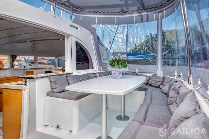 Lagoon 380 - Yacht Charter Sailica