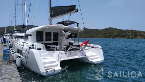 Lagoon 40 - Yacht Charter Sailica