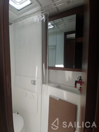 Lagoon 40 - Yacht Charter Sailica