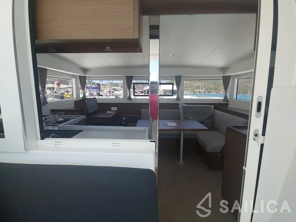 Lagoon 40 - Yacht Charter Sailica