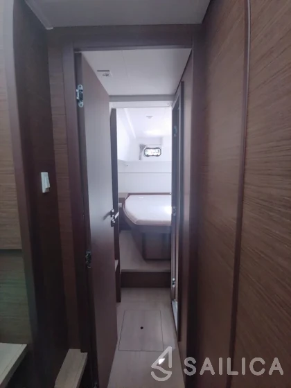 Lagoon 40 - Yacht Charter Sailica