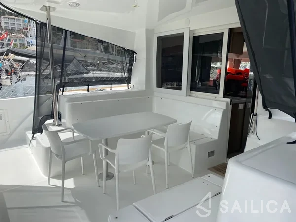 Lagoon 40 - Yacht Charter Sailica
