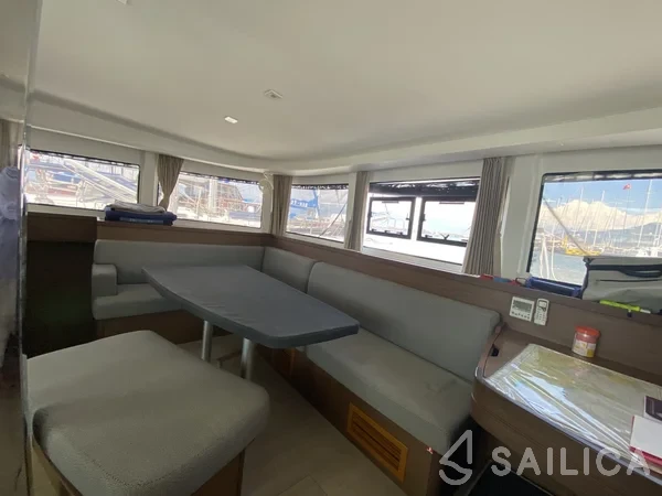 Lagoon 42 - Yacht Charter Sailica