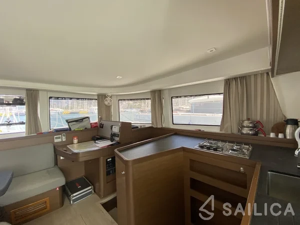 Lagoon 42 - Yacht Charter Sailica