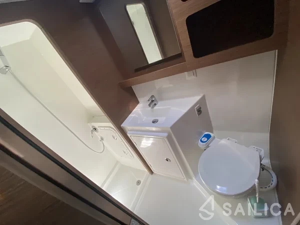 Lagoon 42 - Yacht Charter Sailica