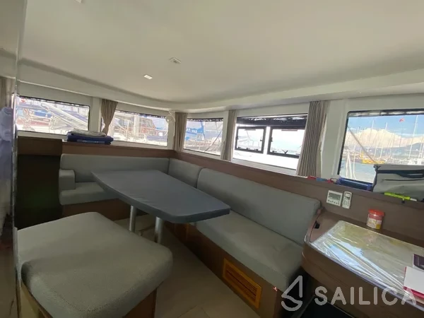 Lagoon 42 - Yacht Charter Sailica