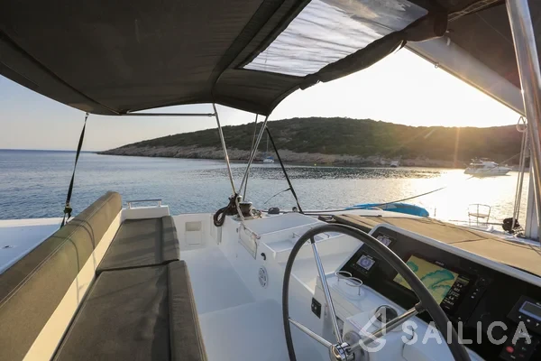 Lagoon 450 - Yacht Charter Sailica