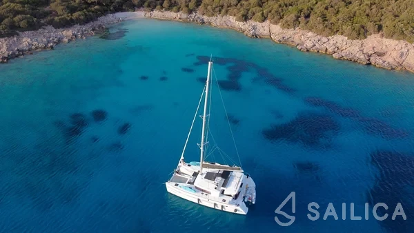 Lagoon 450 - Yacht Charter Sailica