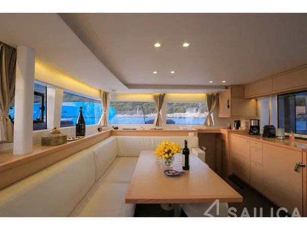 Lagoon 450 - Yacht Charter Sailica