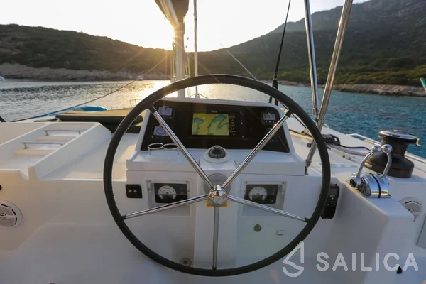 Lagoon 450 - Yacht Charter Sailica