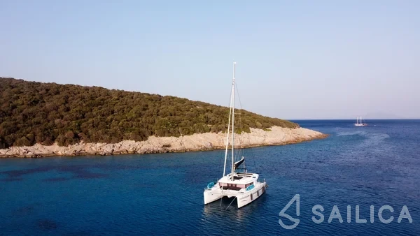 Lagoon 450 - Yacht Charter Sailica