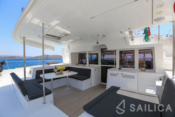 Lagoon 450 - Yacht Charter Sailica