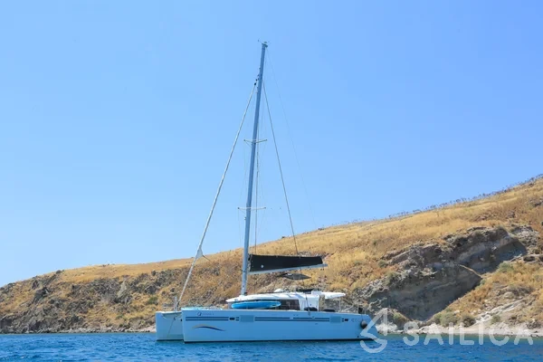 Lagoon 450 - Yacht Charter Sailica