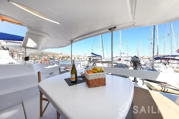 Lipari 41 - Yacht Charter Sailica