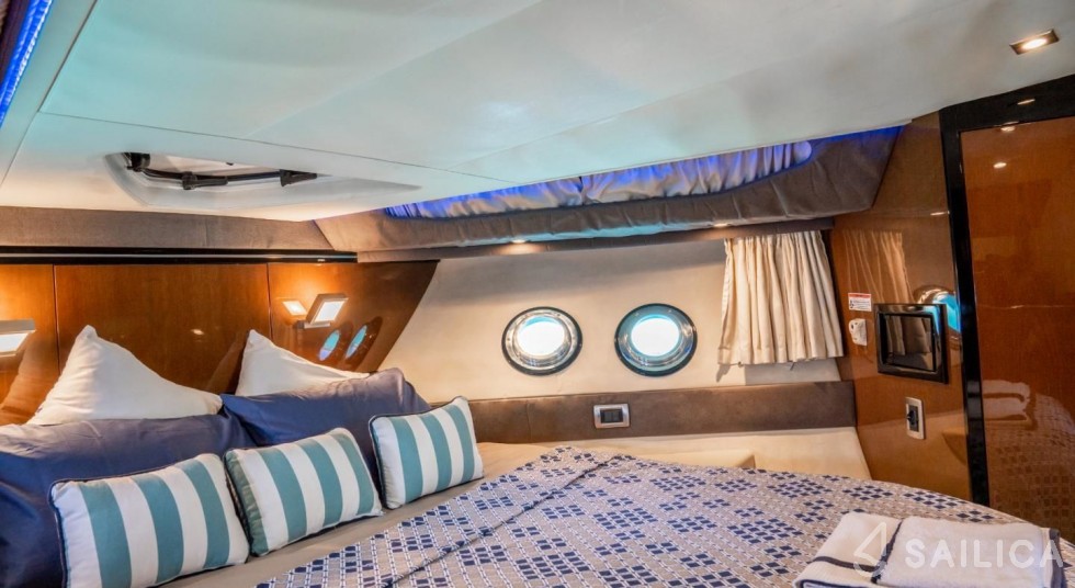 Marquis 420 - Yacht Charter Sailica