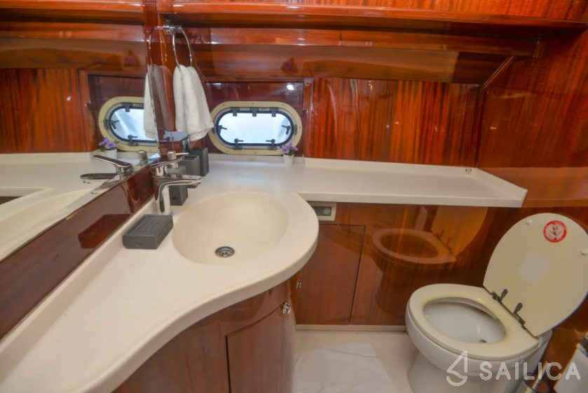 Mengi Yay Leomar 59 - Yacht Charter Sailica