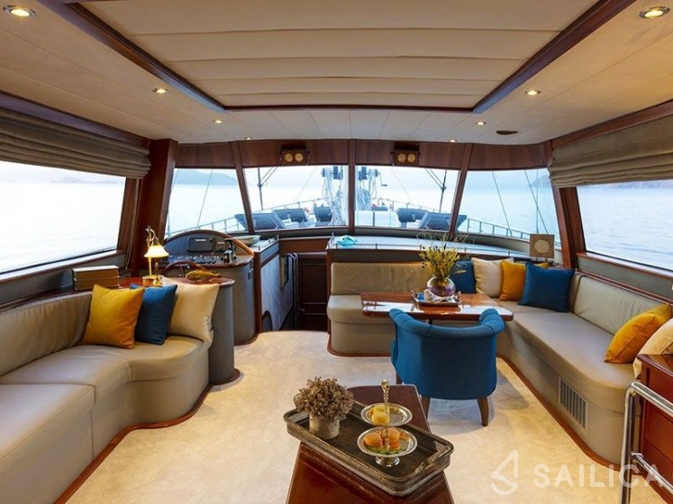 Motor Sailer 75 - Yacht Charter Sailica