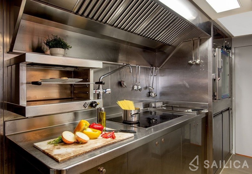 Notika Nedship - Yacht Charter Sailica