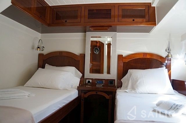 Trawler 78 - Yacht Charter Sailica