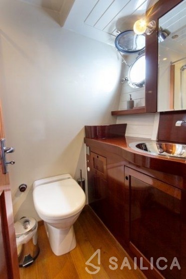 Trawler 78 - Yacht Charter Sailica