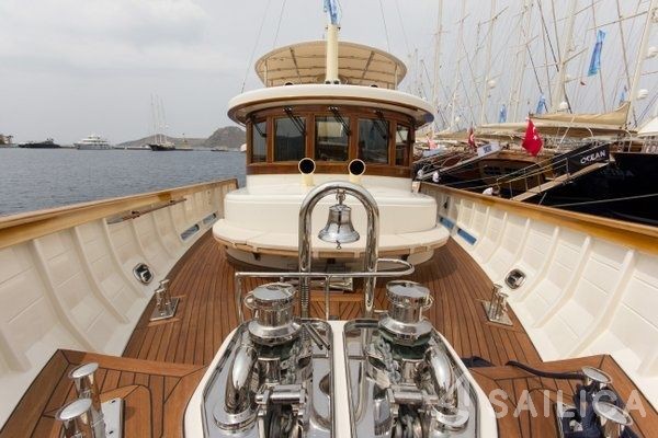 Trawler 78 - Yacht Charter Sailica