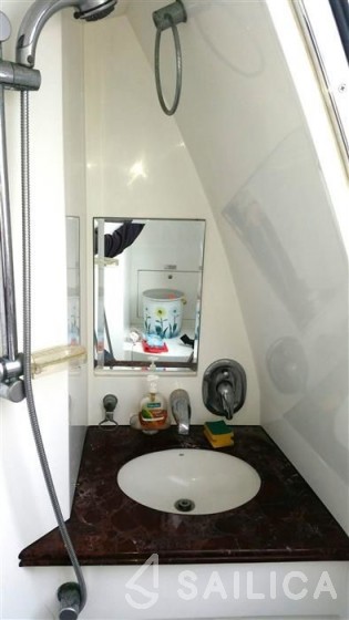 Yaretti 2210 - Yacht Charter Sailica