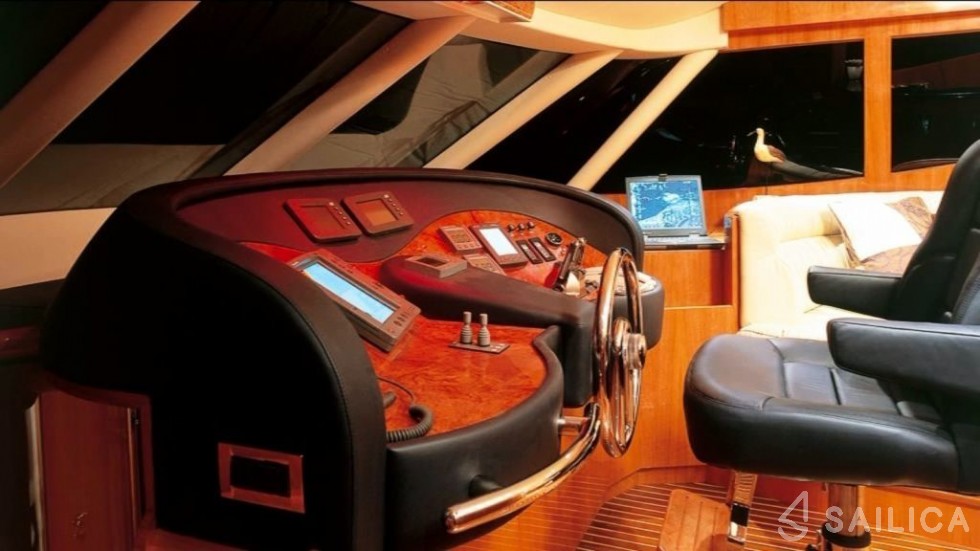 Yaretti 2210 - Yacht Charter Sailica
