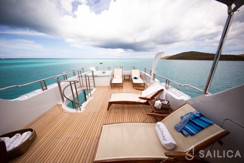 Ares Marine 43 - Yacht Charter Sailica