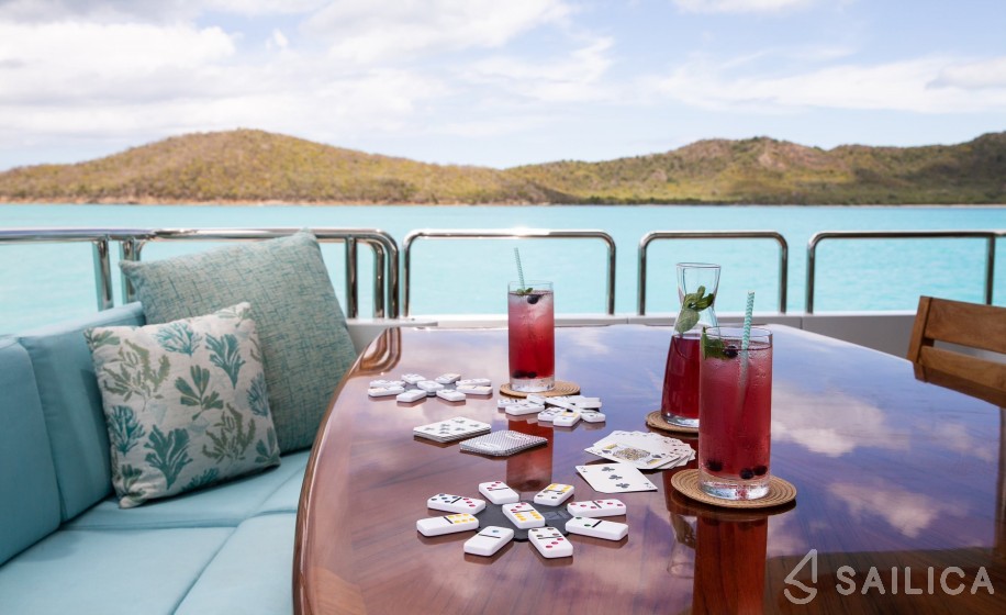 Ares Marine 43 - Yacht Charter Sailica