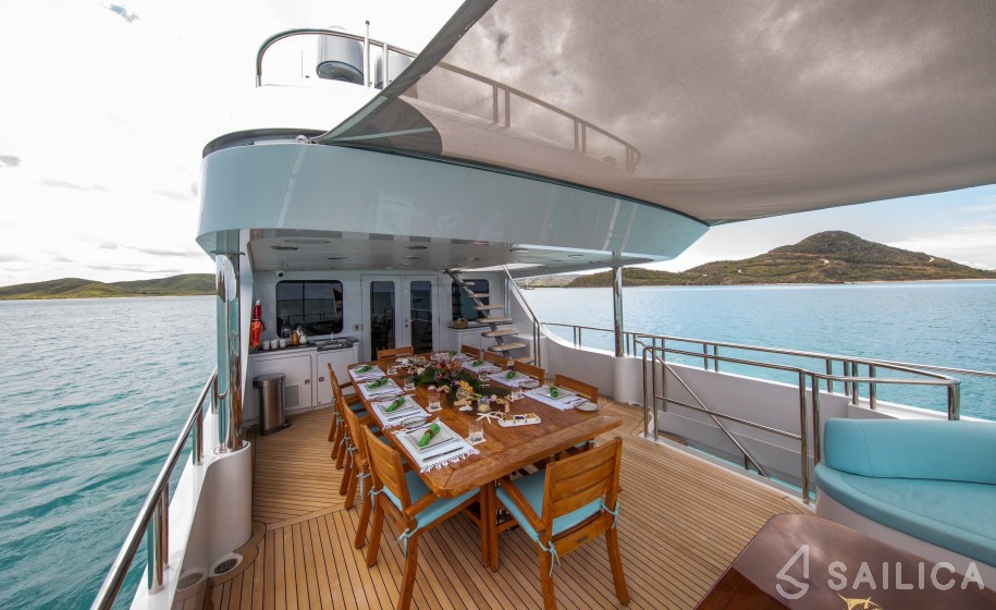 Ares Marine 43 - Yacht Charter Sailica
