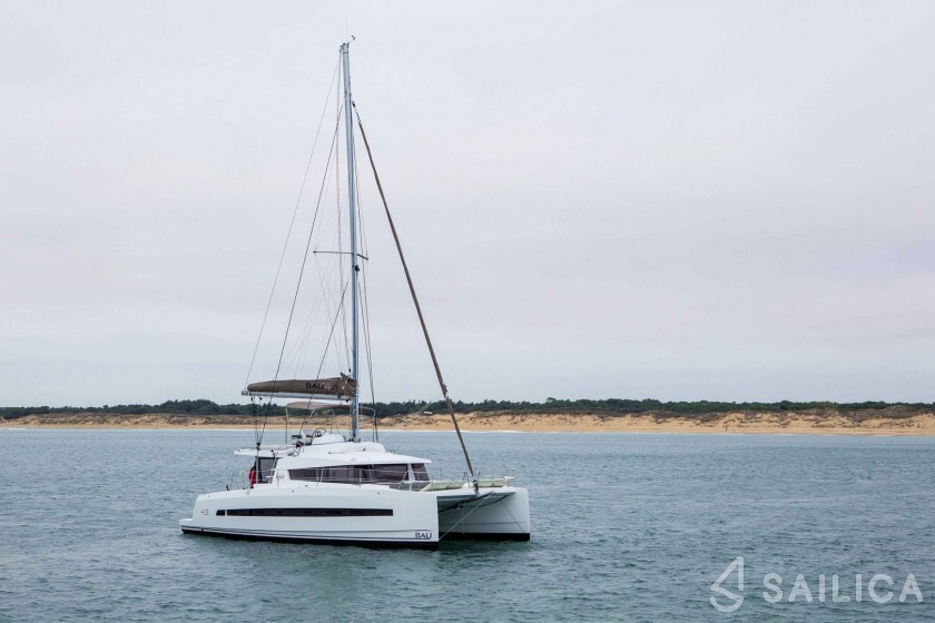 Bali 4.3 - Yacht Charter Sailica