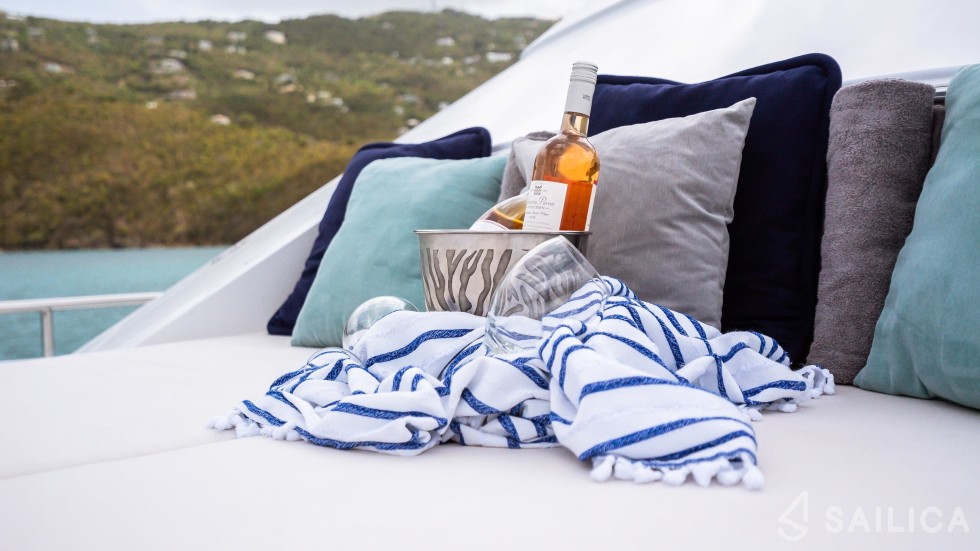 Broward 125 - Yacht Charter Sailica
