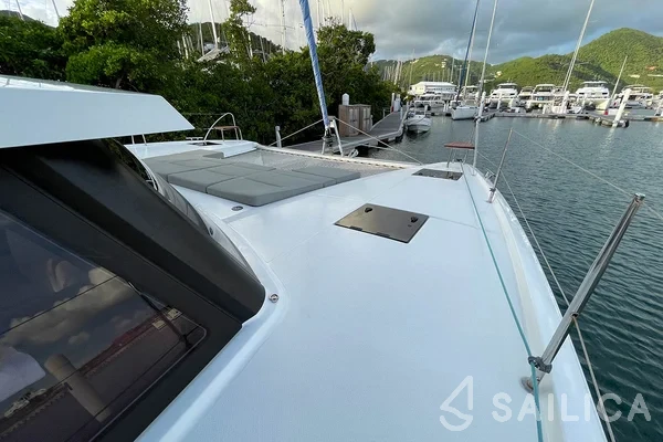 Astréa 42 - Yacht Charter Sailica