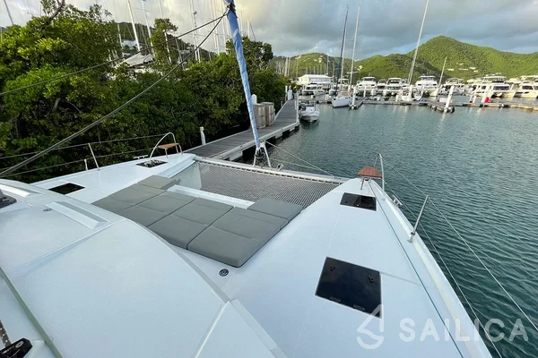 Astréa 42 - Yacht Charter Sailica