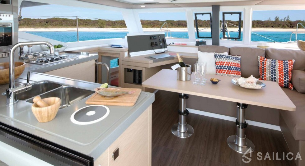 Lucia 40 - Yacht Charter Sailica