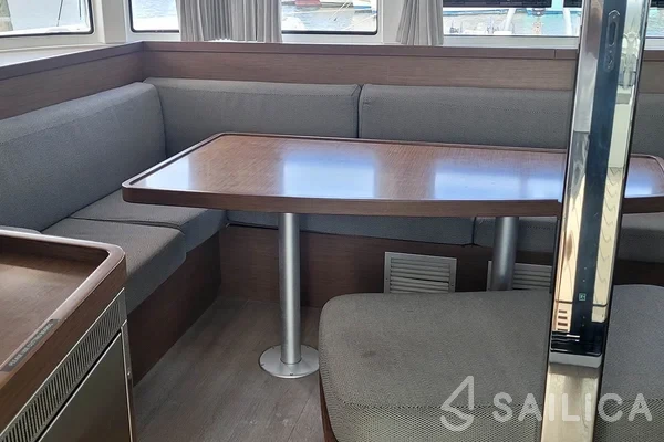 Lagoon 42 - Yacht Charter Sailica