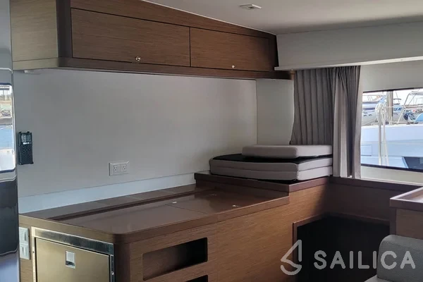 Lagoon 42 - Yacht Charter Sailica