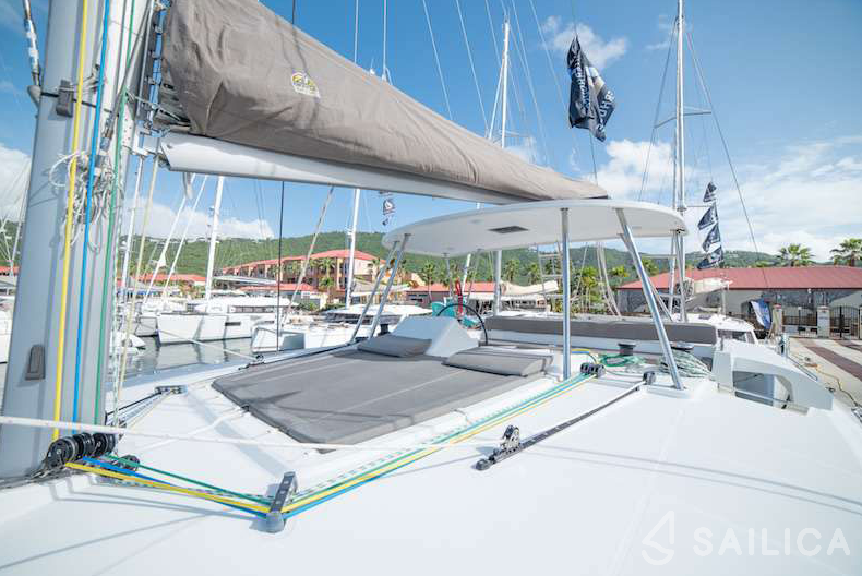 Lagoon 450  Flybridge - Yacht Charter Sailica