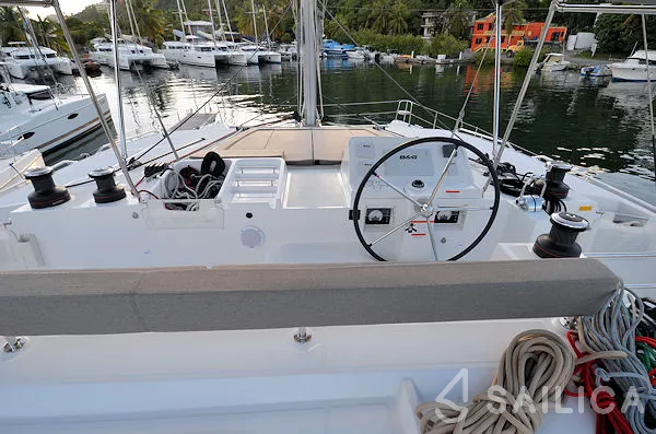 Lagoon 450  Flybridge - Yacht Charter Sailica