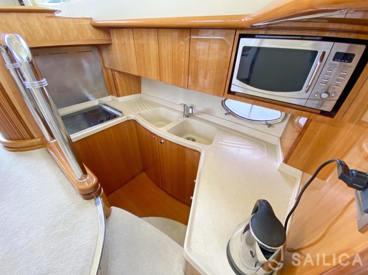 Azimut 46 - Yacht Charter Sailica