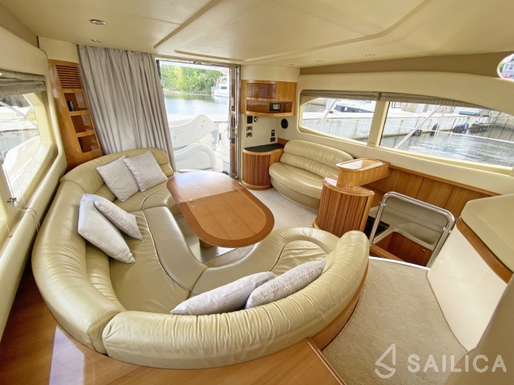 Azimut 46 - Yacht Charter Sailica