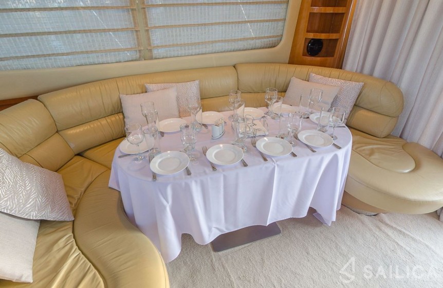 Azimut 46 - Yacht Charter Sailica