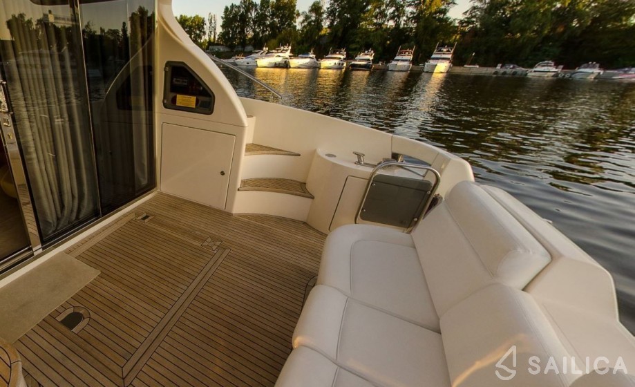 Azimut 46 - Yacht Charter Sailica