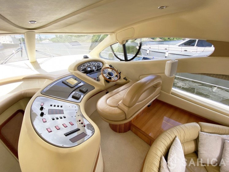 Azimut 46 - Yacht Charter Sailica