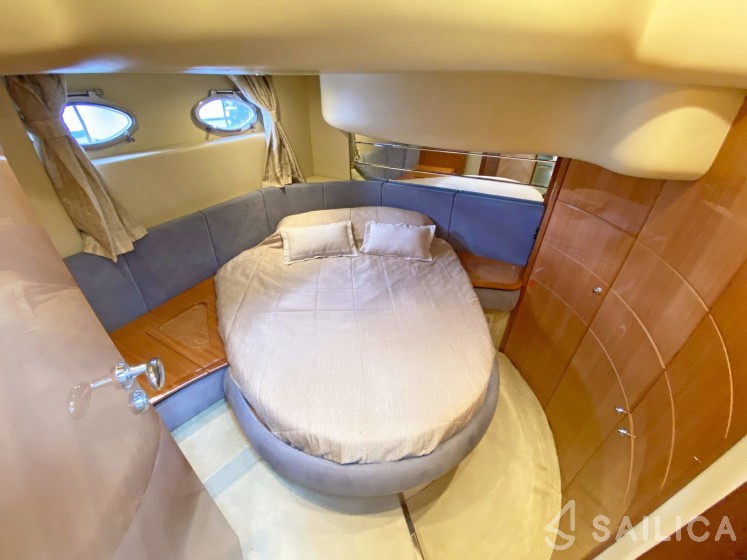 Azimut 46 - Yacht Charter Sailica